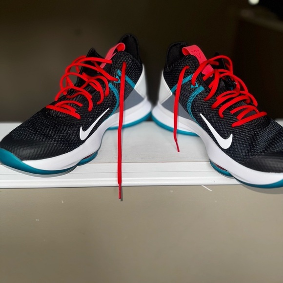 Nike LeBron Witness 4 main image 4